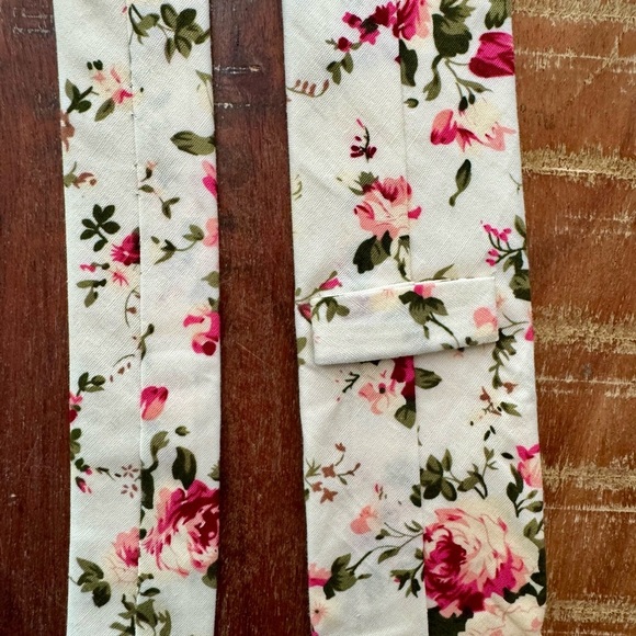 Men’s Floral Necktie with Pink Roses 100% Cotton - Picture 5 of 5